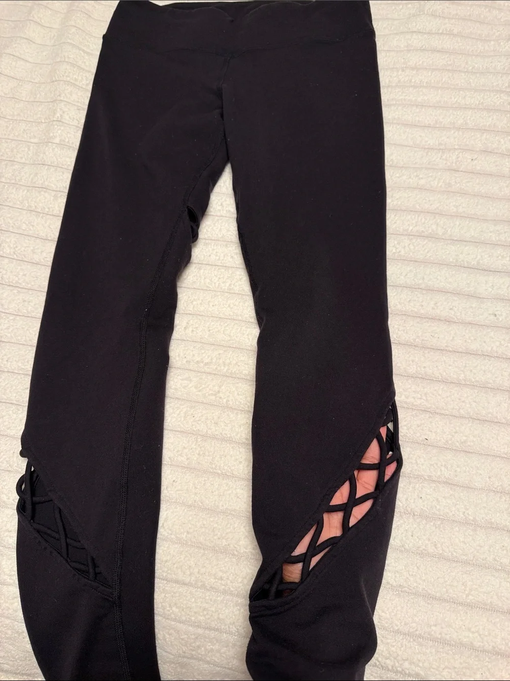 ALO Yoga Youth Black Lattice-Calf Leggings